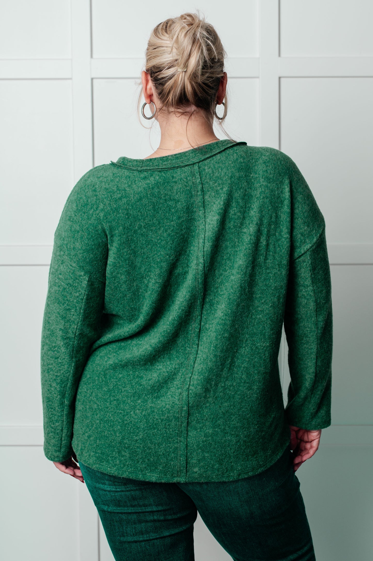 Simple Silhouette Brushed Hacci Sweater in Dark Green